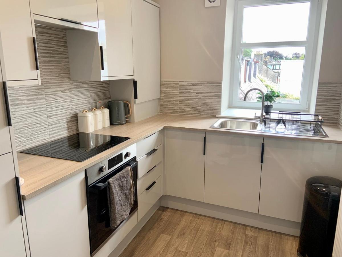 Stunning Apartment In 칼란더 외부 사진