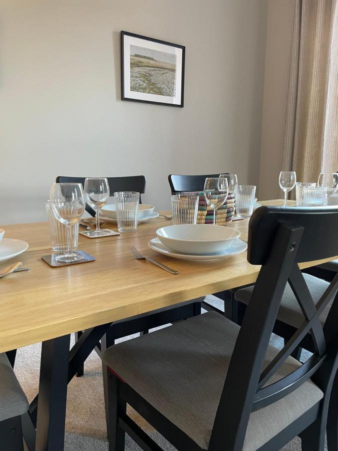 Stunning Apartment In 칼란더 외부 사진